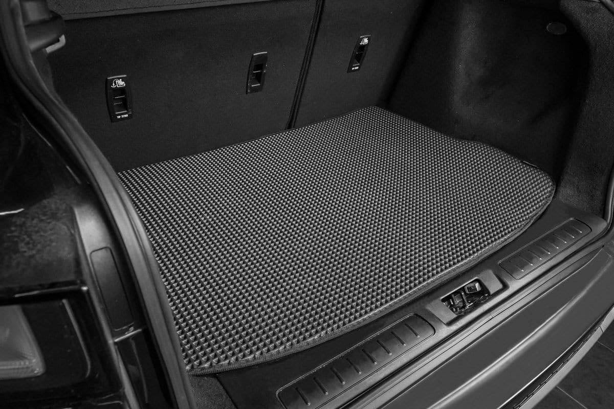 Mercedes Benz C-Class Pre Facelift W204 (2007-2010) - Image 6